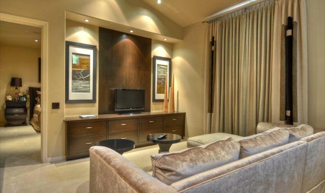 49-INTERIOR   56